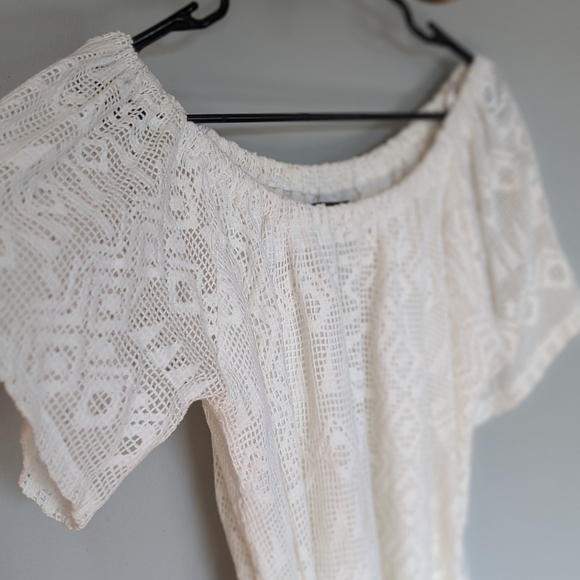 Banana Republic Crochet/Lace off the shoulder dress with sash - Picture 9 of 9